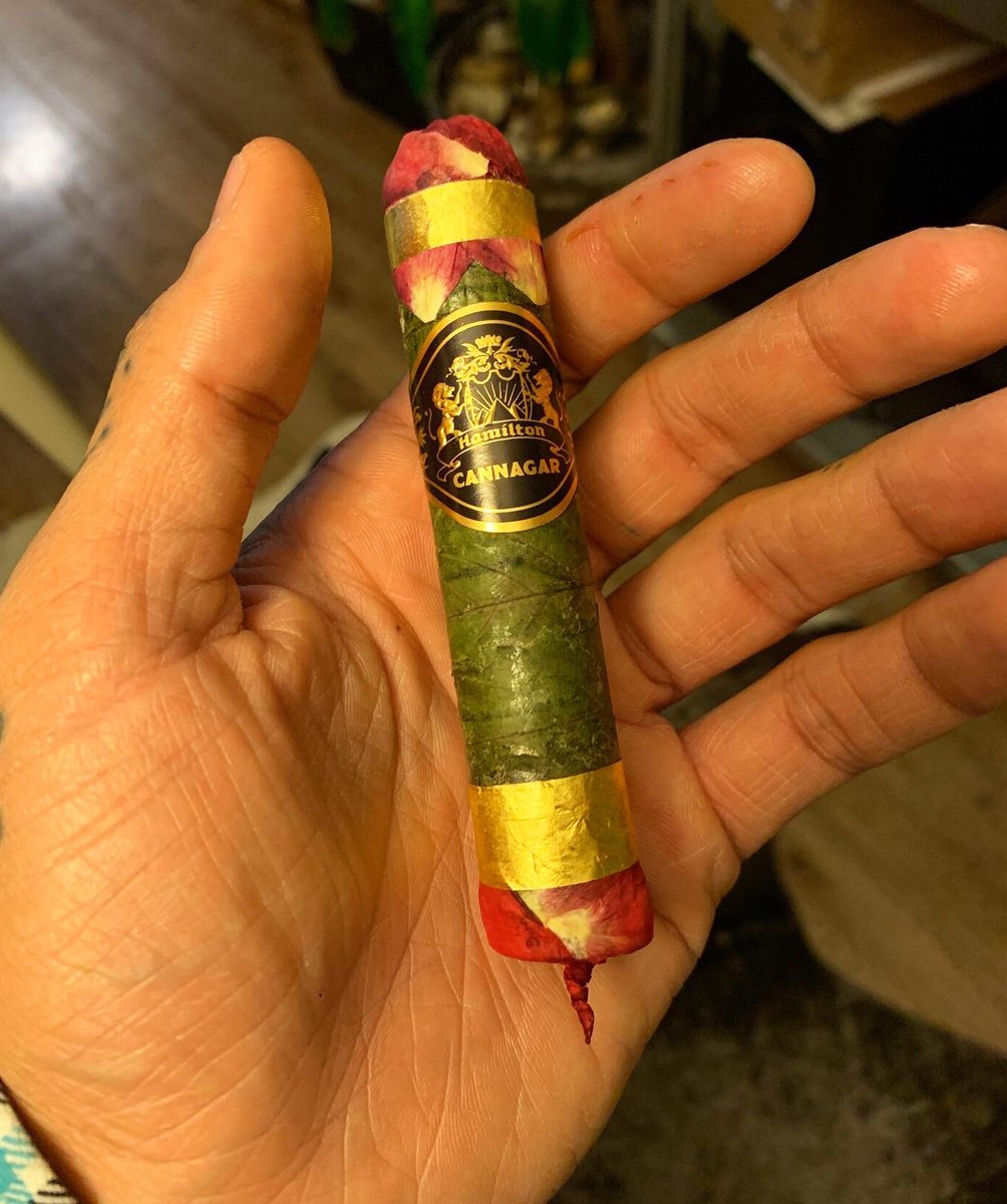 Warren Bobrow on Twitter "RT Rose_Cones Stubby cannabis cigar with a rose petal mouthpiece