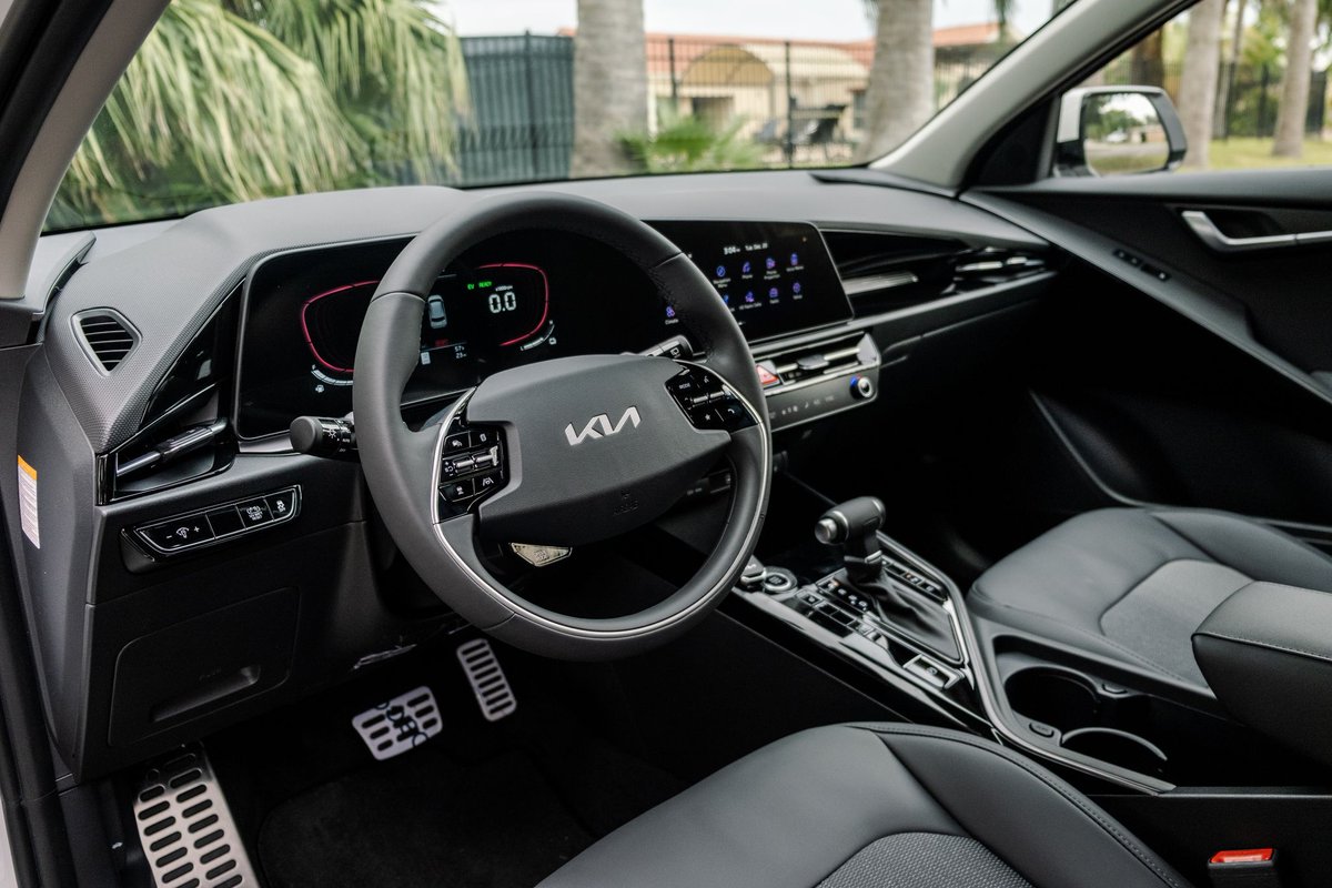 BertOgdenHKia's tweet photo. Únete a la diversión y pasa por #BertOgden para comprar tu próximo #Kia. Hacemos que sea fácil y divertido encontrar el #SUV o #sedán de tus sueños. Visítanos en línea https://t.co/6Z1jQs68QF o llamenos a 956-305-5463. https://t.co/ZMq7QQdaw3