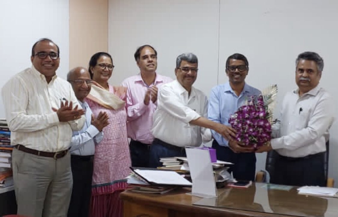 drmanojkamat's tweet photo. The Forum of Principals and Management Representatives of Non Government Colleges in Goa paid a courtesy visit to the newly appointed Sectetary of Education, Government of #Goa India, @prasadlolyekar and accorded wishes on behalf of the Forum.

@AicpOf https://t.co/pKhj70aYMV
