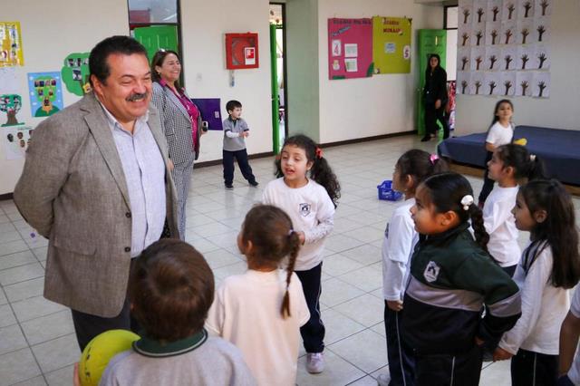 ChillanOnline's tweet photo. Estudiantes de Ñuble son los primeros en asistencia en todo chile https://t.co/KwXh4rmrfB a través de @ChillanOnline https://t.co/BsWG1w06So