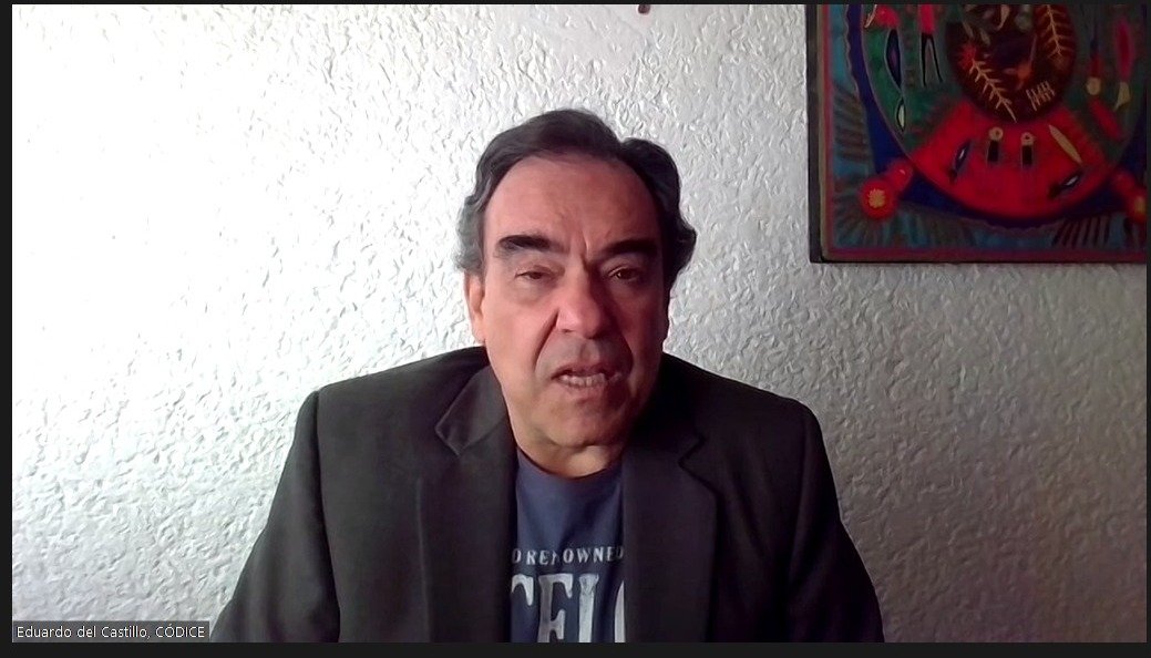 SaludJustaMx's tweet photo. Eduardo del Castillo de @codicesc habla de la importancia de empoderar a la sociedad para que defienda los ambientes libres de humo de tabaco para que hagan denuncias. https://t.co/4vF7N9Pf4O