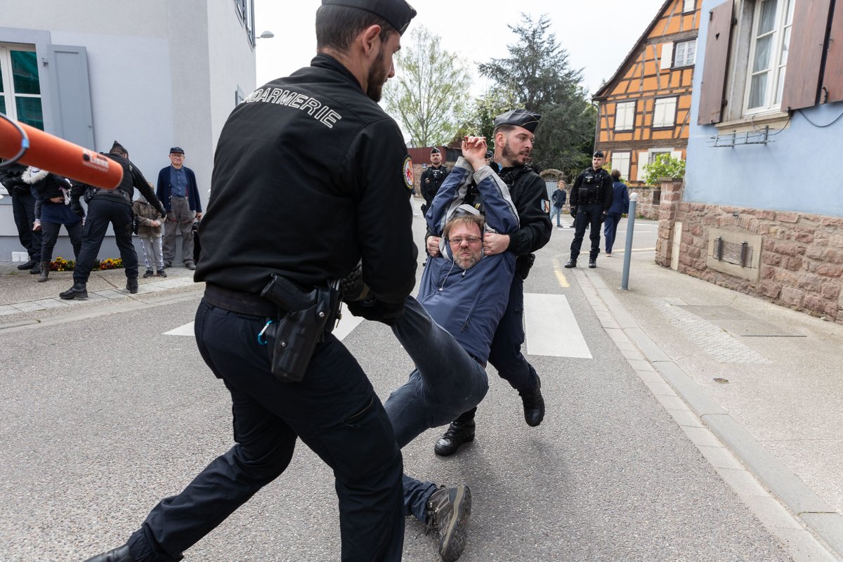 Demain, vous retrouverez sur rue89strasbourg.com une magnifique Une <a href="/Rue89Strasbourg/">Rue89 Strasbourg</a> x <a href="/mediapart/">Mediapart</a> avec les articles de <a href="/Ilyesramdani1/">Ilyes Ramdani</a> et <a href="/RoniGocer/">Roni Gocer</a>, des vidéos <a href="/celiamebroukine/">Célia Mebroukine</a> et <a href="/berenicegabriel/">BG</a> et les photos de <a href="/Boombastyc/">Abdesslam MIRDASS - Retweets ≠ Endorsements</a>