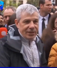 AdresanSoso's tweet photo. Ces 2 hommes sont nos héros.
Merci à eux d'être nos portes voix.
#ReformeDesRetraites https://t.co/Q6Yr5eSTA2