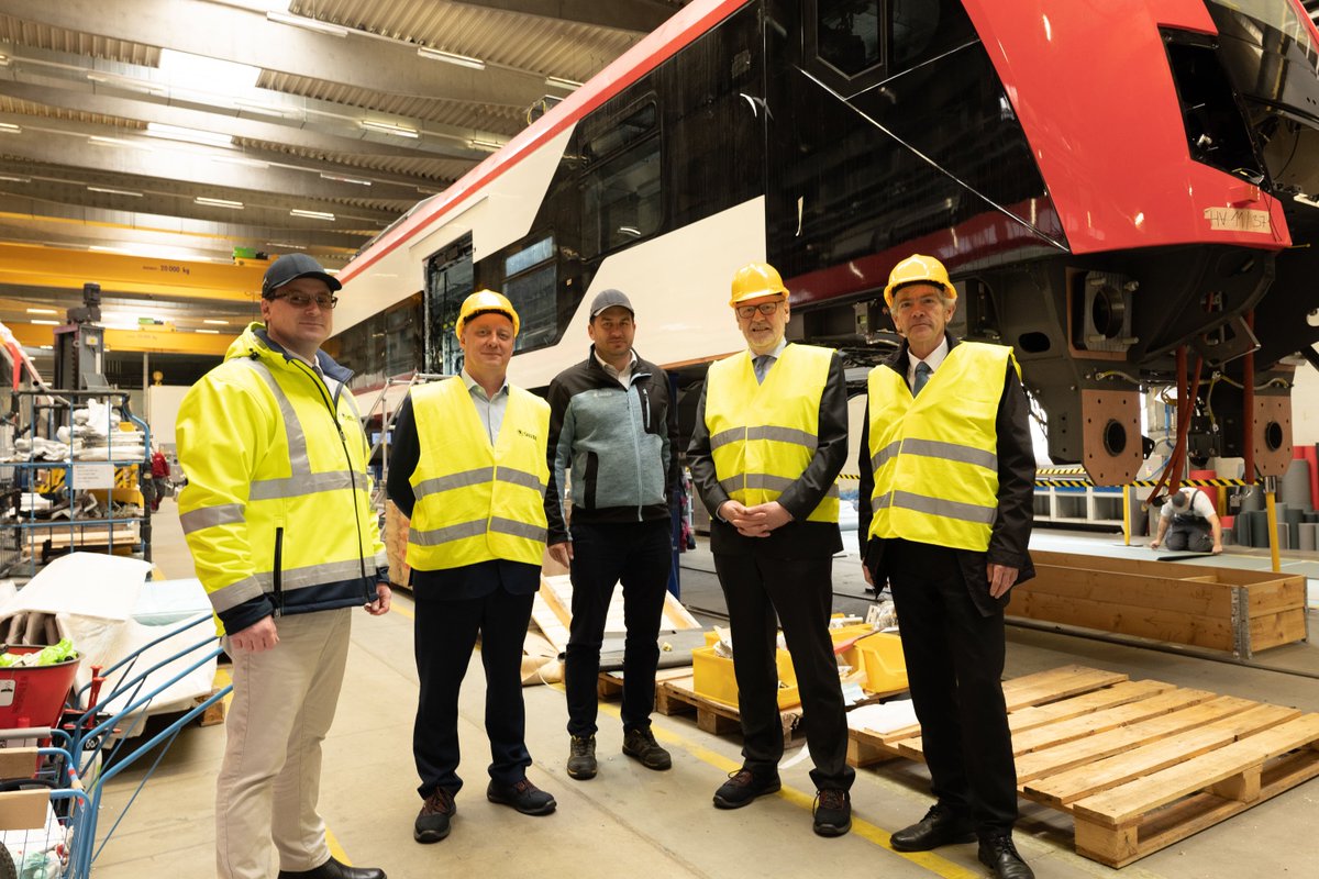 SkodaGroupEN's tweet photo. Today, we welcomed a very special guest from Valenciennes in France, @JoDoppelbauer, the Executive Director of the European Union Agency for Railways. He toured our Pilsen production and saw our projects in progress. We were thrilled to discuss the future of the railway together. https://t.co/CIcaRkdxTh