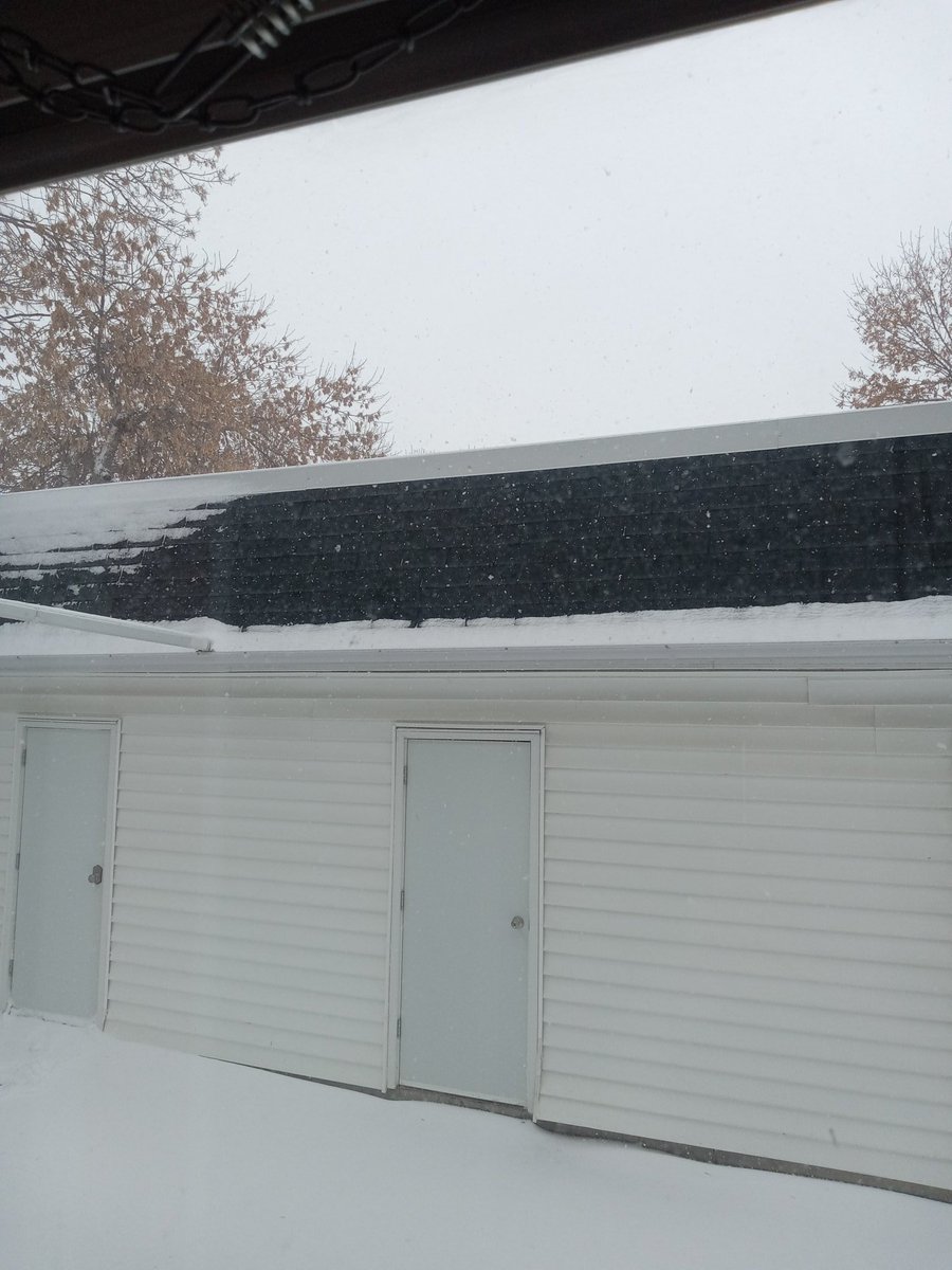 HillBilly_Baby's tweet photo. Excuse me, Mother Nature. I ordered April showers. Not this...
#skweather #WINTER #skstorm #Blizzard #Canada https://t.co/e5e8k16aXd