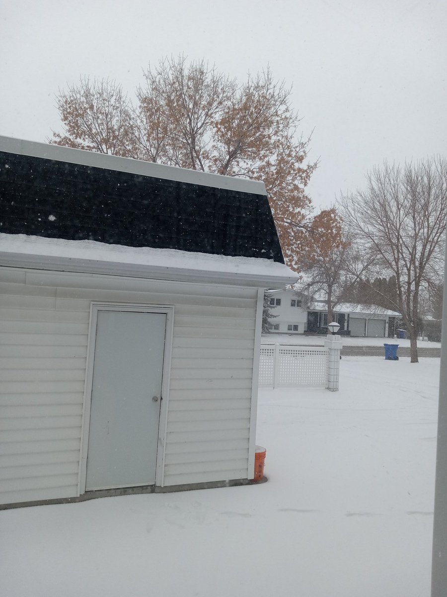HillBilly_Baby's tweet photo. Excuse me, Mother Nature. I ordered April showers. Not this...
#skweather #WINTER #skstorm #Blizzard #Canada https://t.co/e5e8k16aXd