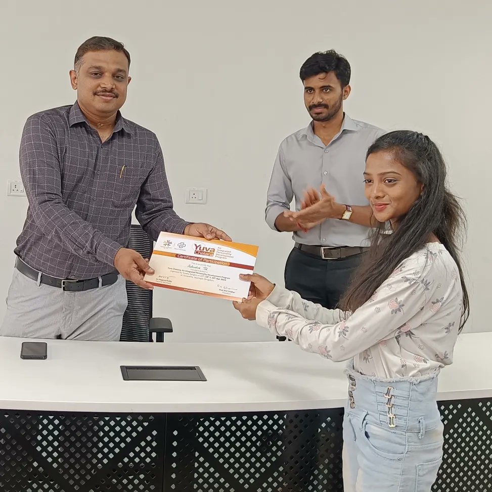 YuvakaSangha's tweet image. ನಂತರದಲ್ಲಿ ಶಿಬಿರದ ಸಮಾರೋಪ ಕಾರ್ಯಕ್ರಮ ನಡೆಯಿತು. ಇದರಲ್ಲಿ ಅತಿಥಿಗಳಾಗಿ ಆದರ್ಶ ಪದವಿಪೂರ್ವ ಕಾಲೇಜಿನ ಪ್ರಾಂಶುಪಾಲರಾದ ಡಾ. ಪ್ರಶಾಂತ ಅವರು ಉಪಸ್ಥಿತರಿದ್ದರು.
#YuvaChetana #PersonalityDevelopmentProgram #PDP #YuvakaSangha