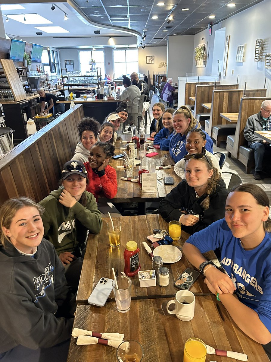 MHS_VSB's tweet photo. Post-workout brunch 🍳 https://t.co/zFYXge6N47
