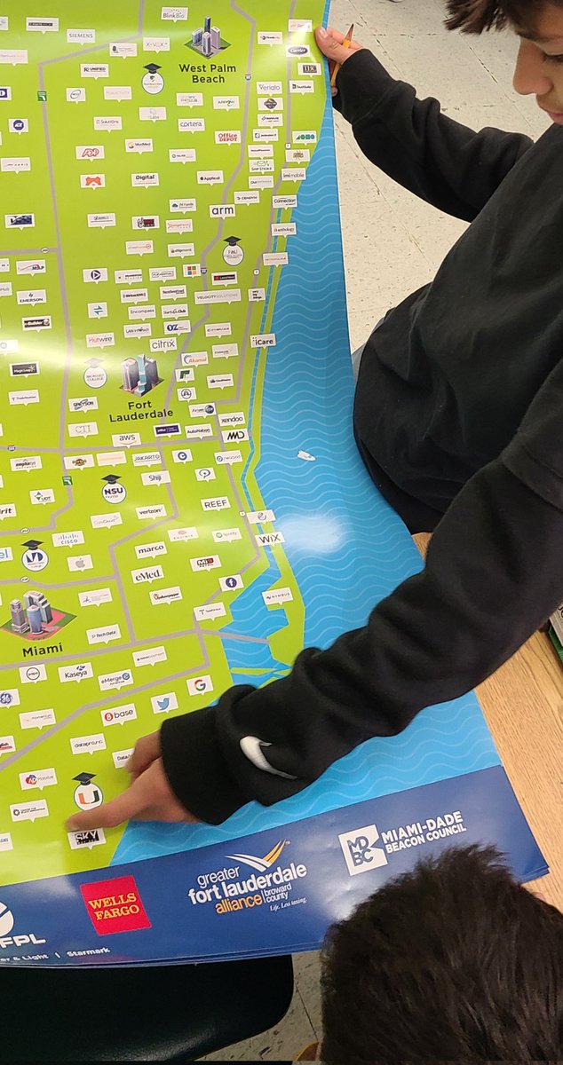 TeachGlobal24's tweet photo. @STrailMiddle students were looking for #technology companies on the @TechGateway map while researching community outreach and charities for their #WebsiteForAPurpose @codeorg assignment.  @audgreen11 https://t.co/XaxPpYan3N