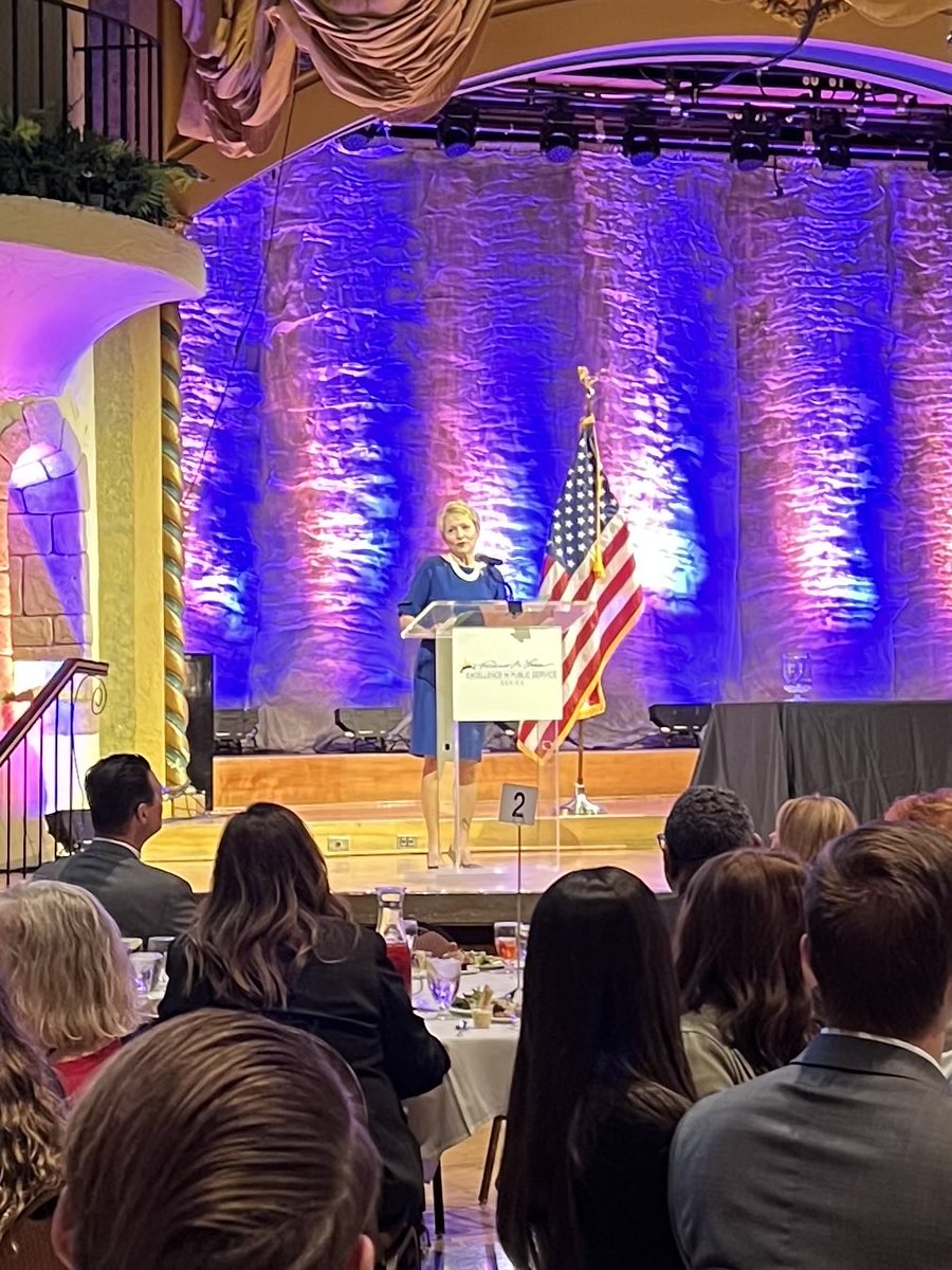 Congratulations to my friend, ⁦<a href="/SueEllspermann/">Sue Ellspermann</a>⁩ for the well deserved Maloley Outstanding Public Servant Award at the Lugar Excellence in Public Service luncheon. ⁦<a href="/IvyTechCC/">Ivy Tech</a>⁩