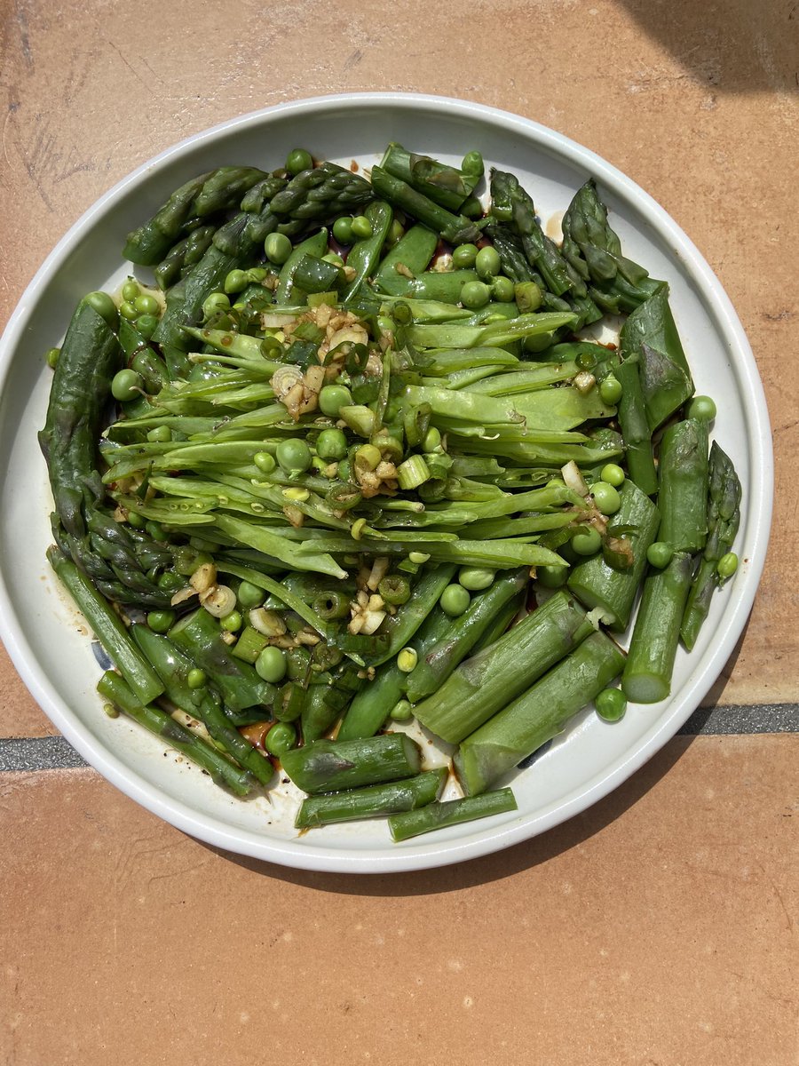 mainecook's tweet photo. #peas. Today on @hereandnow I’ll talk through spring peas. A three pea and asparagus salad. Pasta with peas and pancetta. And a pea and mint crostini with goat cheese and walnuts. Tune in. https://t.co/6t1ElQSwgh