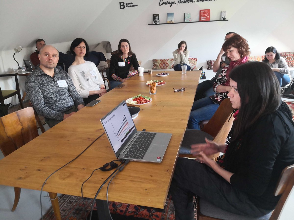 czexpats's tweet image. Another 🇺🇦-🇨🇿 Meetup is taking place today. This time about nanocomposites, microbiota and stress, and polymers. Join us on 17 May for the next meeting.
#ScienceForUkraine #WeStandWithUkraine