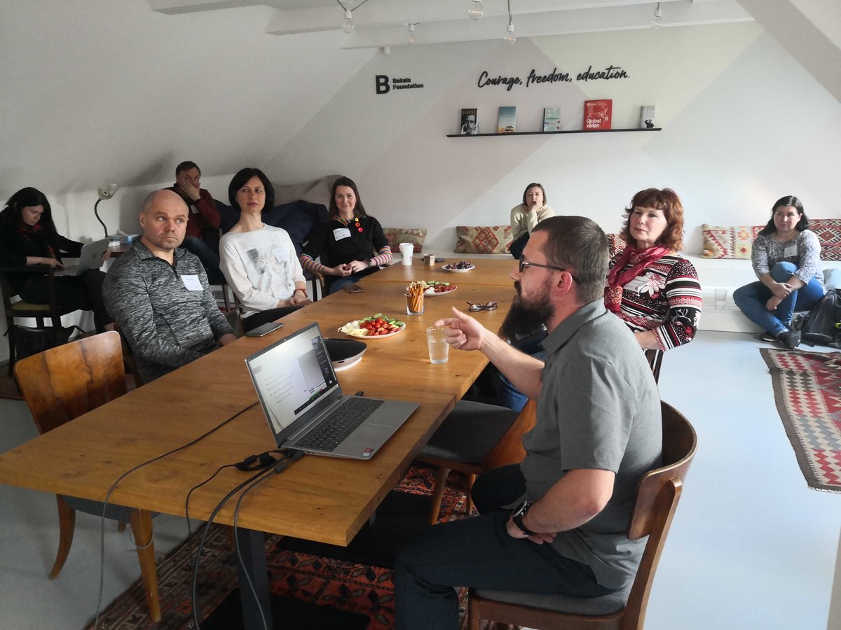 czexpats's tweet image. Another 🇺🇦-🇨🇿 Meetup is taking place today. This time about nanocomposites, microbiota and stress, and polymers. Join us on 17 May for the next meeting.
#ScienceForUkraine #WeStandWithUkraine