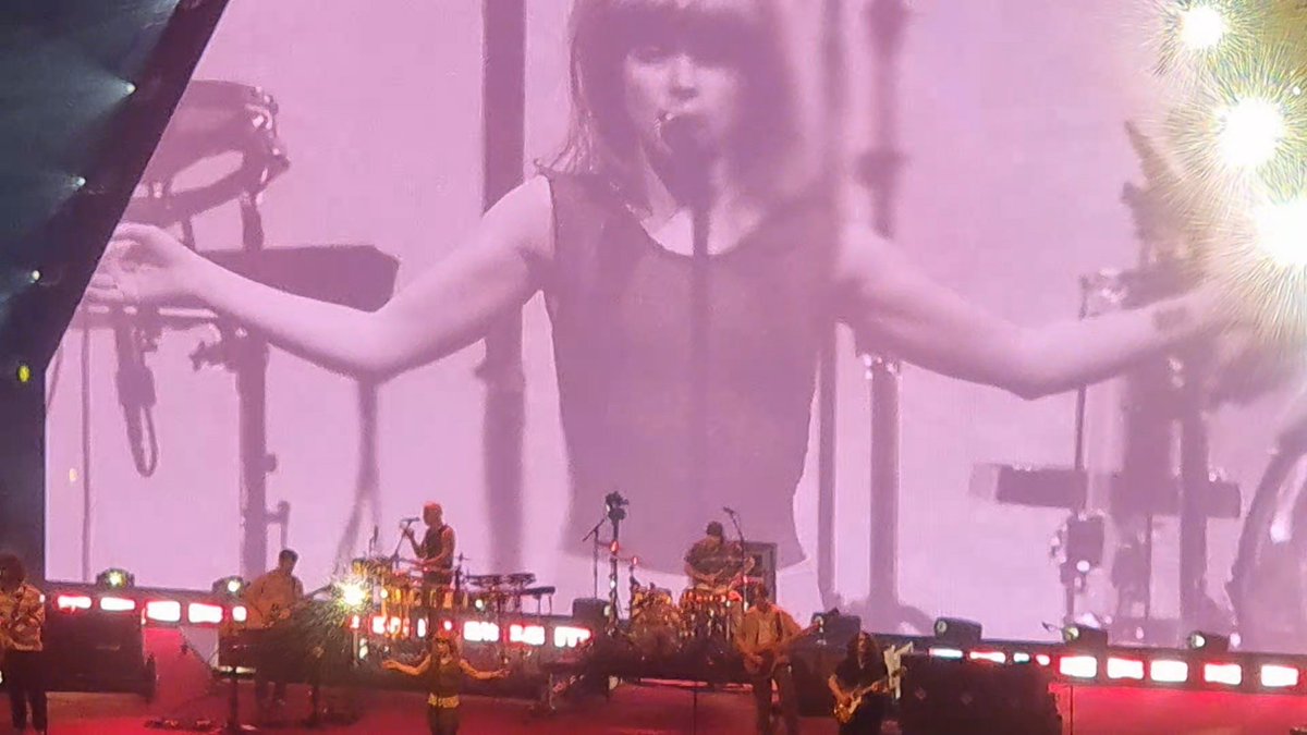 TheMacabreGamer's tweet photo. #ParamoreManchester was so much fun. Thanks again, @paramore https://t.co/HWCDxCQme6