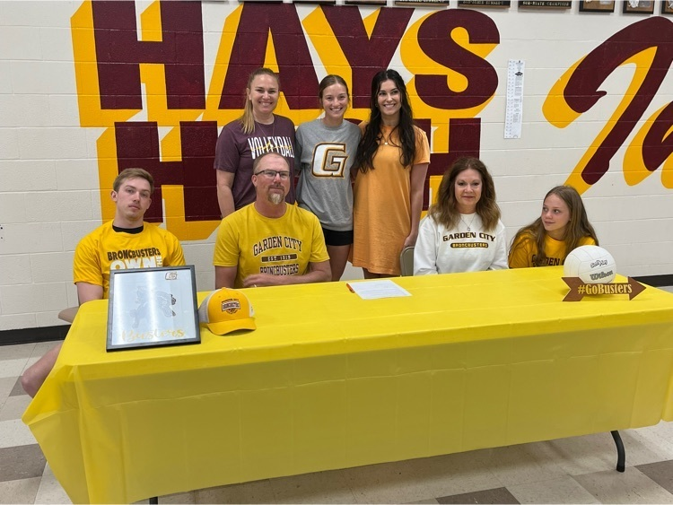 HaysHighAD's tweet photo. Congrats to Hays High Senior Carly Lang and her family on signing her LOI to play volleyball and continue her education at Garden City Community College. https://t.co/kJT84AoRqp