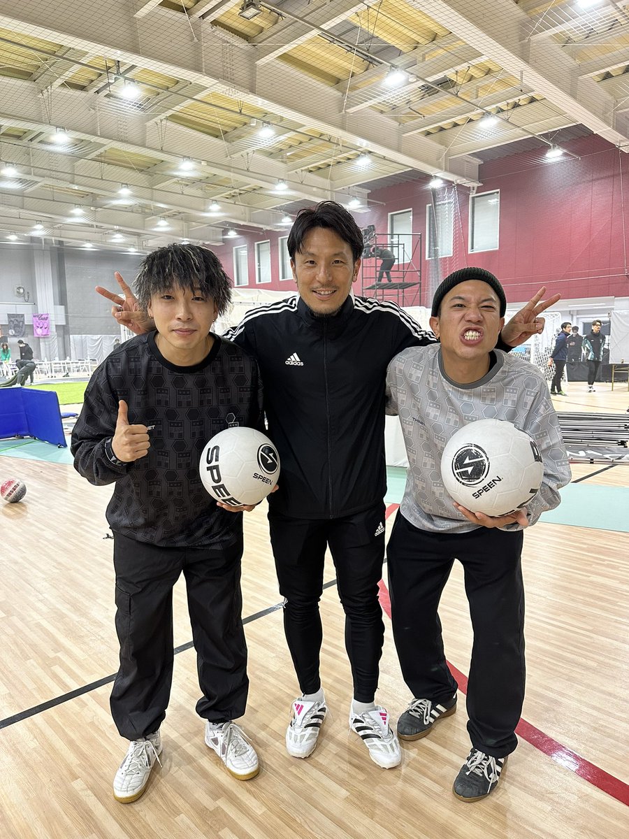 tatsu7s's tweet photo. 3×3Football CHAMPIONSHIP⚽️⚔️🔥
スパブラでパフォーマンスでした！

豪華Jリーグチームの皆さんと📸
フリースタイルフットボール知ってもらえて嬉しかったです🙏

#那須大亮 #大久保嘉人 #森崎浩司 #藤本淳吾 #SPEEN #スパブラ #フリースタイルフットボール https://t.co/G8m4VWKTsV