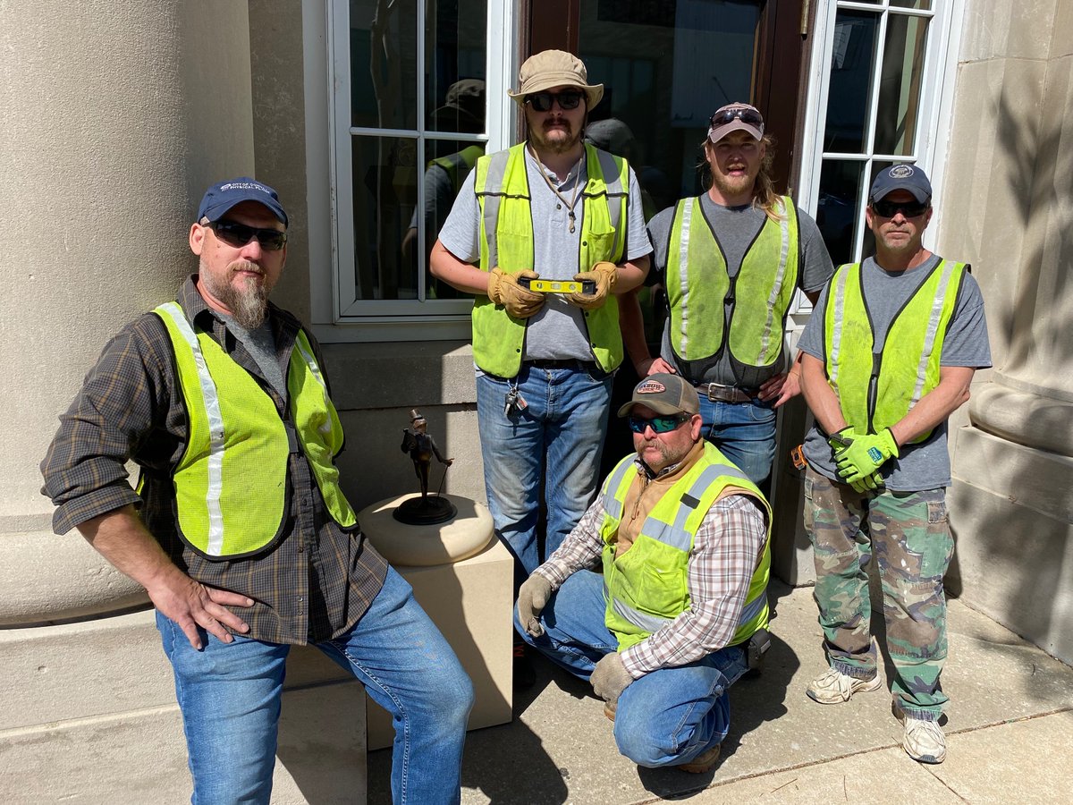 CityofConway's tweet photo. The Conway Department of Public Works spent the morning installing the world famous Tiny Toads throughout the city. #tinytoads #toadsuck https://t.co/4wRW5cyHCJ