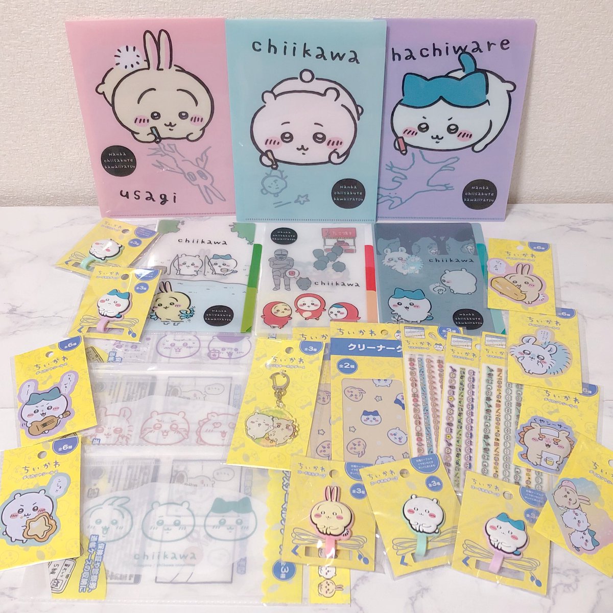 a_mindesu's tweet photo. ちいかわ キャンドゥ
発売次の日に見に行ってファイル類はなくてちょこちょこ買えた。店員さんに聞いたら取り置き可とのことで次の日に雨の中取りに行って欲しいの全て揃えれたー🥰今回はすぐ入荷あって嬉しいー😆 https://t.co/szQk3qKb88