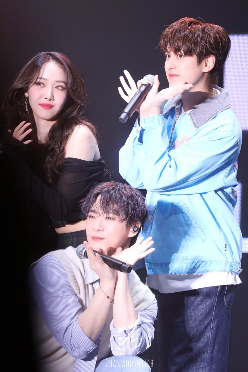 ocheonators's tweet photo. wait i just cant believe it, just a few days ago  moonbin chanwoo and sinb are together 😭😭😭😭 the childhood friends https://t.co/WyT7HMSj1A