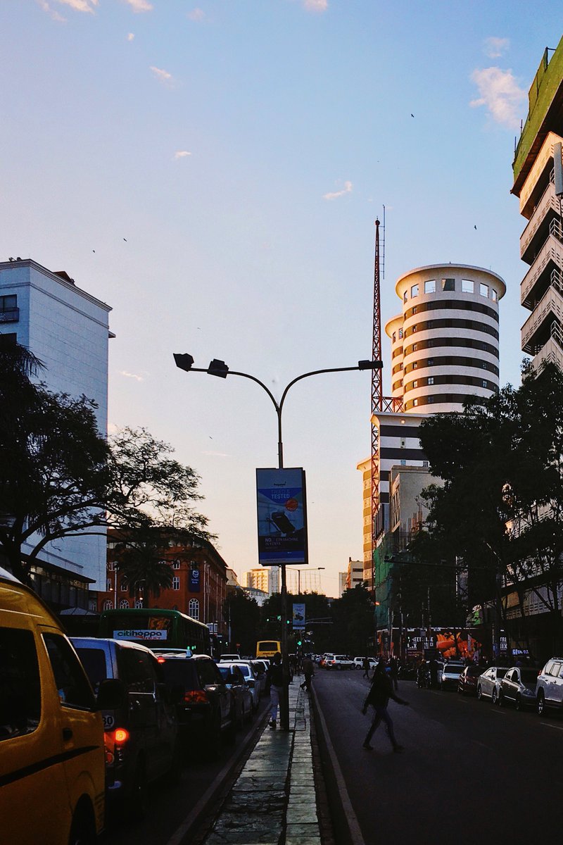NairobiVisuals's tweet photo. Golden hour in Nairobi's streets 🌆 https://t.co/1wXrllHIo2