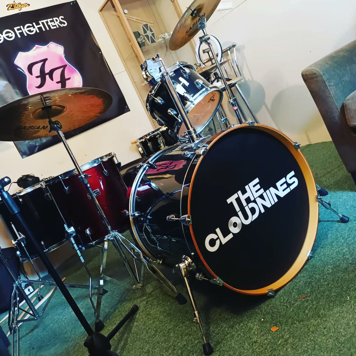 Meg's kit is looking 🔥🔥🔥

🥁🥁🥁

#drummer #newband #rocknroll #Guitarmusic #bournemouth #dorset #thecloudnines #independentartist #unsignedband #newmusic