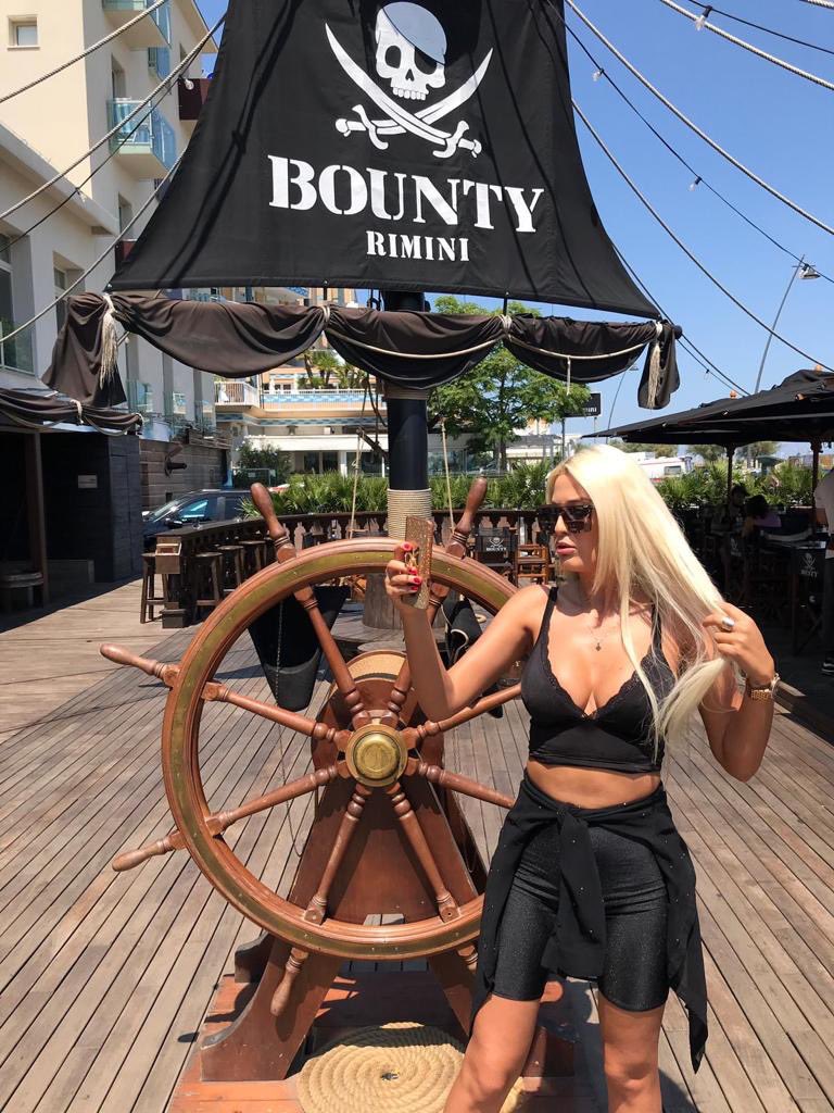 Onlyfans Gold on Twitter: "She can be a Pirate but also the woman of