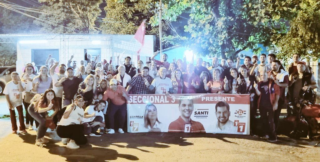 DFernandezPy's tweet photo. GRANDE! el Equipo de la #Seccional3Capital 🚩 Cierre de campaña en Capital, acompañando a @SantiPenap Presidente, @lizarellapy Senadora y @raulatorre Diputado por Capital.
Pronto #VamosAEstarMejor.
#SantiPresidente #Lista1
#RaulLatorreDiputado #Opcion1
#LizaSenadora #Opción7 https://t.co/afSitrHmmi