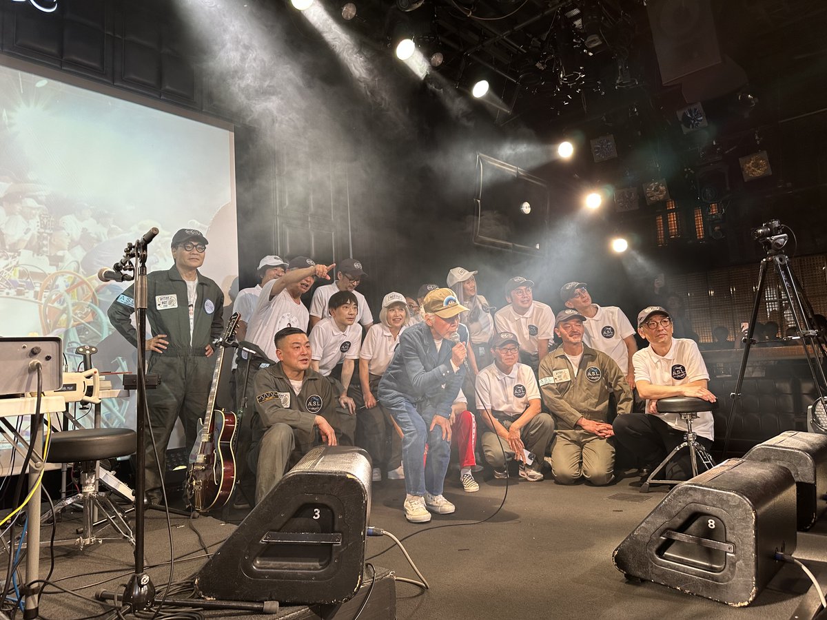 tonphone's tweet photo. 毎年恒例となったヤン富田さんのBlue Note Tokyoワンマン!「YANN TOMITA AUDIO SCIENCE LABORATORIES SHOW CASE公演」
ヤンさんお疲れ様!すっごく楽しいライブでした!!
#ヤン富田 #いとうせいこう #MCBOO #大野由美子 #小川千果 #小山田圭吾 #金尾修治 #zAk #椎名謙介 #スージーキム #鈴木パルオ晴雄 #高木完 #HIPHOP最高会議ー千葉隆史 #永井秀二 #COMPUMA #ロボ宙