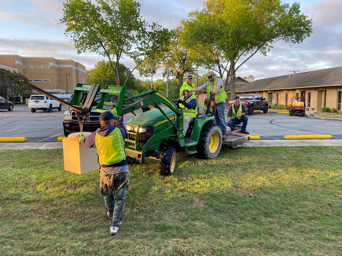 CityofConway's tweet photo. The Conway Department of Public Works spent the morning installing the world famous Tiny Toads throughout the city. #tinytoads #toadsuck https://t.co/4wRW5cyHCJ
