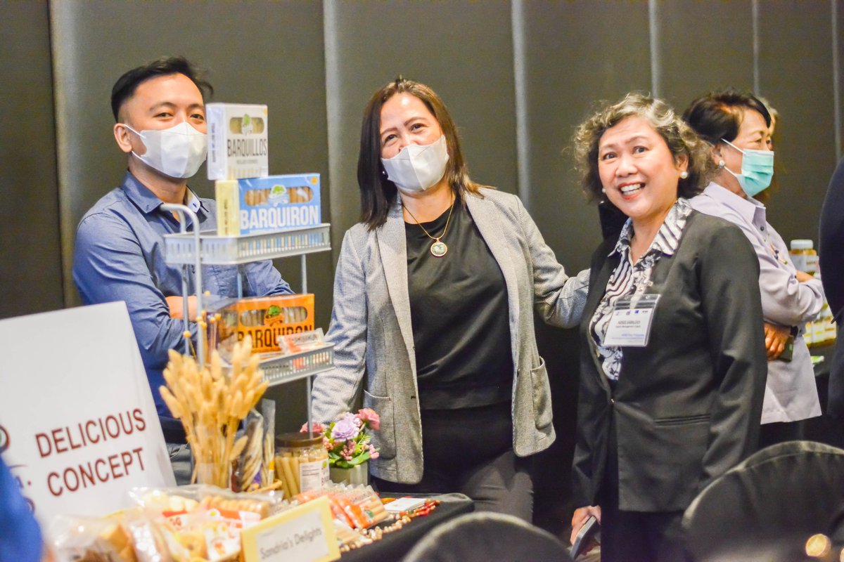 facilitatetrade's tweet image. 💭"𝘐𝘛𝘊'𝘴 𝘤𝘰𝘢𝘤𝘩𝘪𝘯𝘨 𝘸𝘢𝘴 𝘷𝘦𝘳𝘺 𝘩𝘦𝘭𝘱𝘧𝘶𝘭 𝘢𝘯𝘥 𝘸𝘪𝘭𝘭 𝘩𝘦𝘭𝘱 𝘶𝘴 𝘦𝘹𝘱𝘰𝘳𝘵 𝘣𝘦𝘵𝘵𝘦𝘳!" 

⛴️Great to see #MSMEs in #Philippines celebrating #export coaching from @ITCnews. Thanks to #ArisePlus project @DtiPhilippines @PHILEXPORTMNL @EU_Partnerships