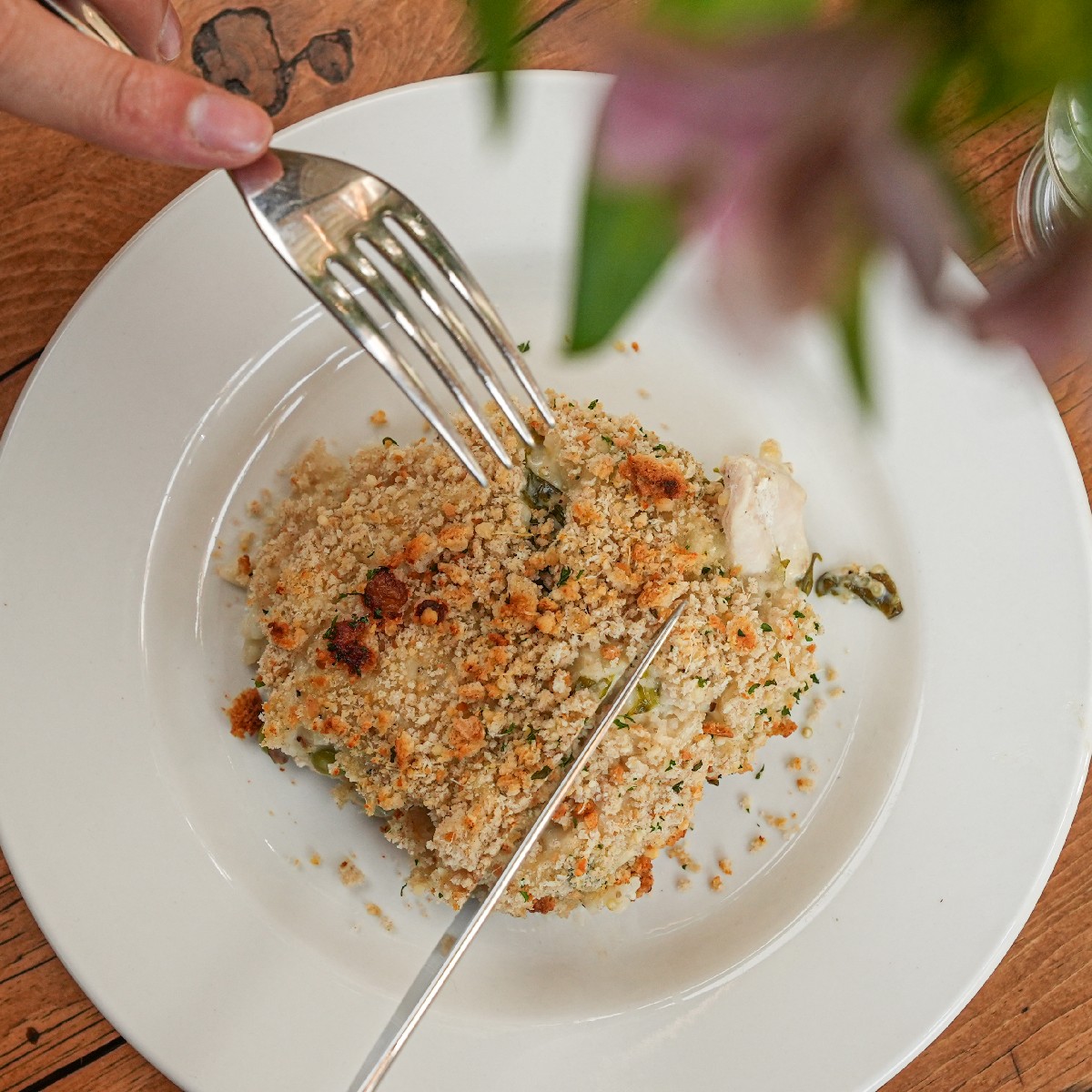 The less time between #farm and fork, the fresher the food and the better the taste. 🍴

Our dishes are freshly cooked from scratch each week using nutritious, fresh, wholesome ingredients.

Take a look at our website to find out more 👉  thewildharegroup.co.uk/our-meals