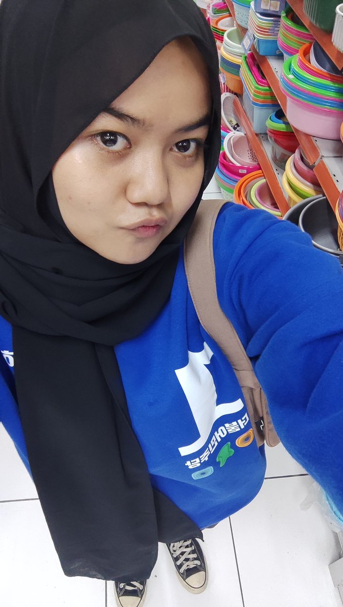 shitt(y) tweet media