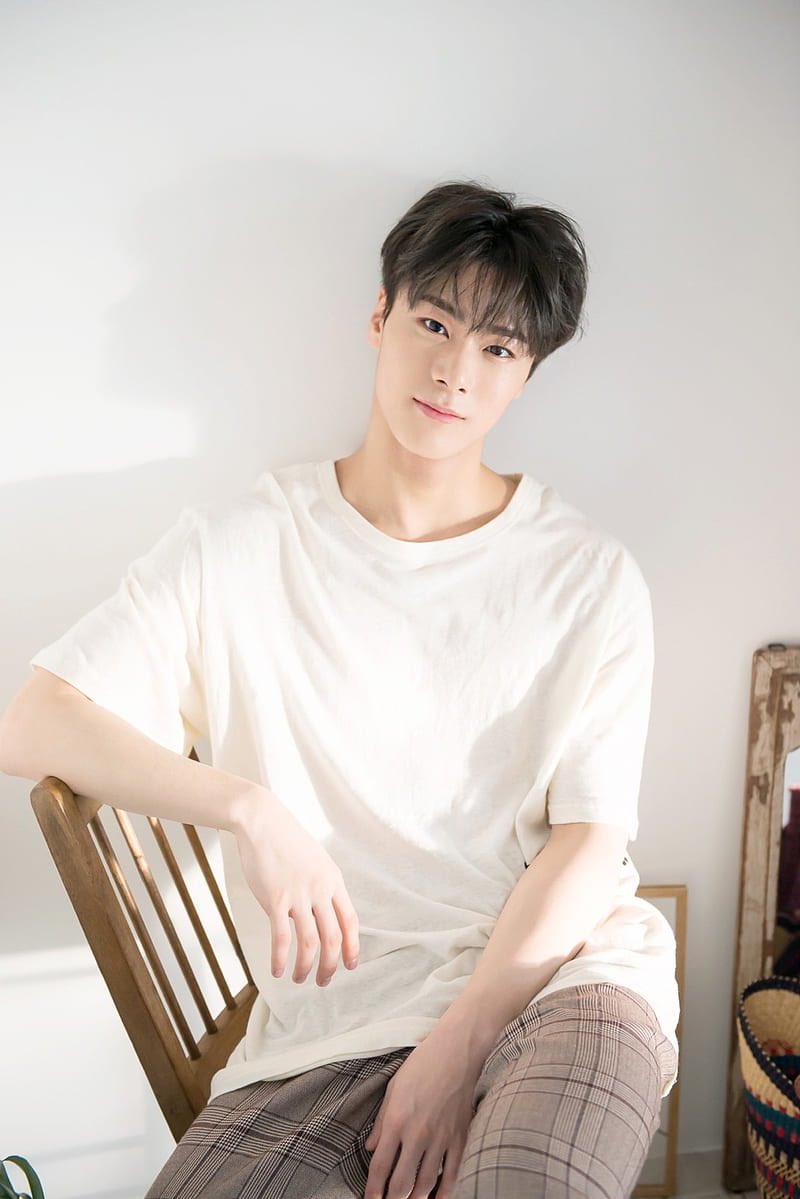 TheSarangheOppa's tweet photo. Breaking: ASTRO’s Moonbin Passes Away at the Age of 25

Condolences to Moonbin’s family, friends, and whole Arohas 🙏🤍 https://t.co/epRDKCLM74
