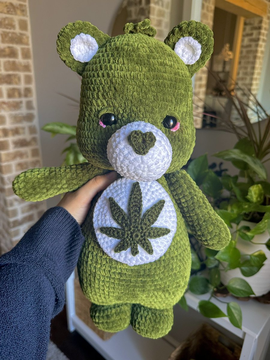 ❁ 𝐀𝐍𝐍𝐎𝐔𝐍𝐂𝐄𝐌𝐄𝐍𝐓 ❁
tomorrow (4.20) at 12PM CST I will open the raffle for this ✶special✶ stoney bear!
tickets will be $5 a piece and there will be 50 tickets available!
at the same time 5 pre-order slots will be open and each spot is $200 shipped
𝕝𝕚𝕟𝕜 𝕓𝕖𝕝𝕠𝕨