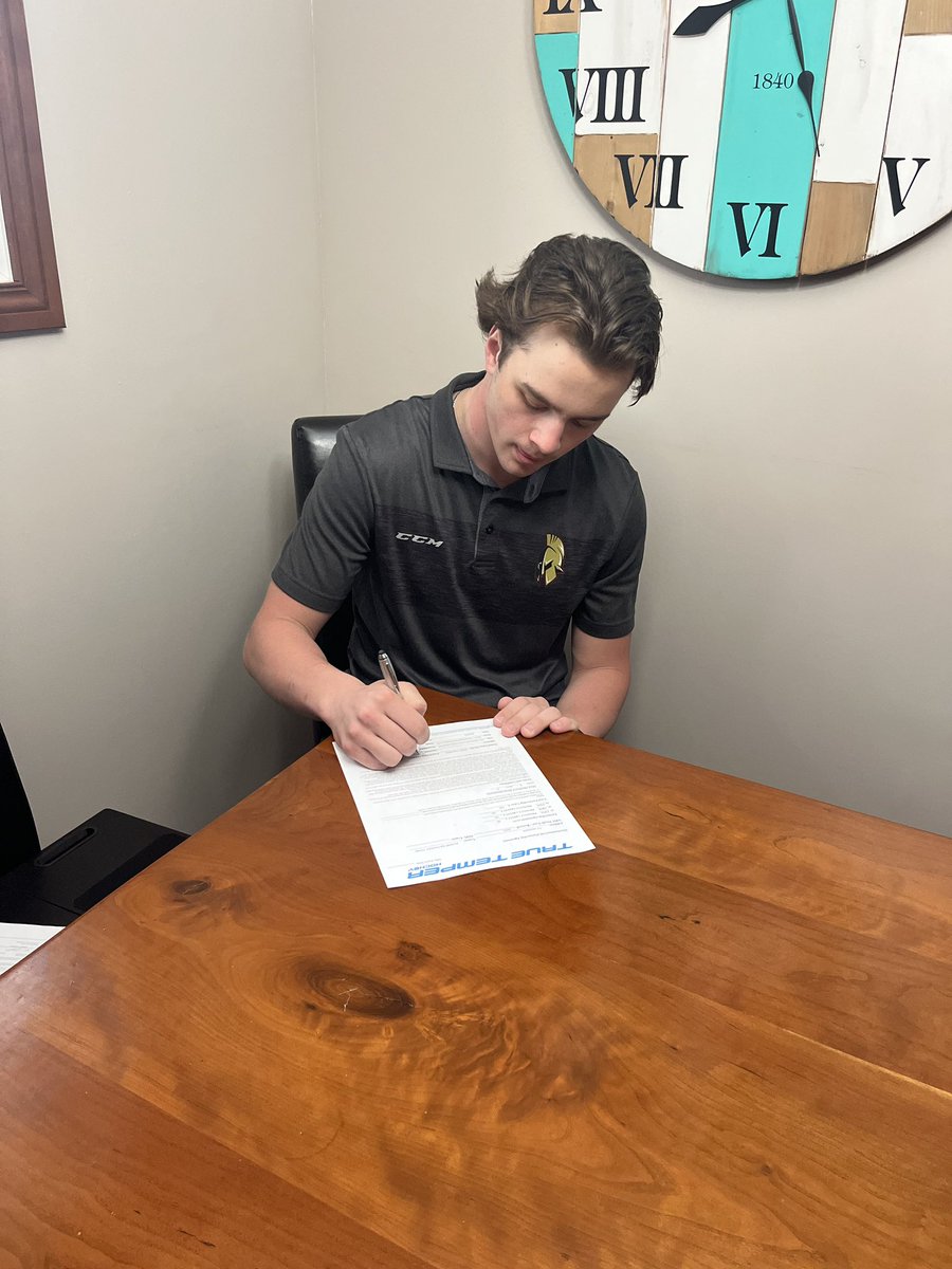 davis_boyer's tweet photo. Congrats to the newest @truetemperhcky athlete. 

@thiggs_3 is proud to join the elite athletes who are obsessed with being the best. https://t.co/YhA9MxHlr0