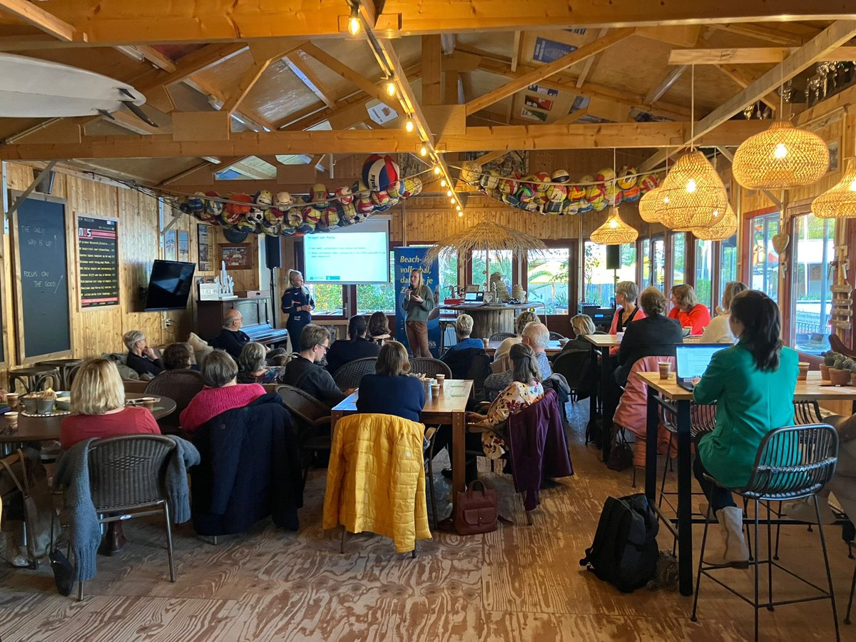 Samen met <a href="/GreenProteinAll/">GreenProteinAlliance</a>, <a href="/WUR/">Wageningen U&R</a>, <a href="/raisaschoon/">Raïsa Schoon</a> bij @beachsport met een groep mensen uit <a href="/gemeentealtena/">Gemeente Altena</a> gesproken over meer gevarieerd eten. #plantaardig #duurzaam #gezondheid #topsport