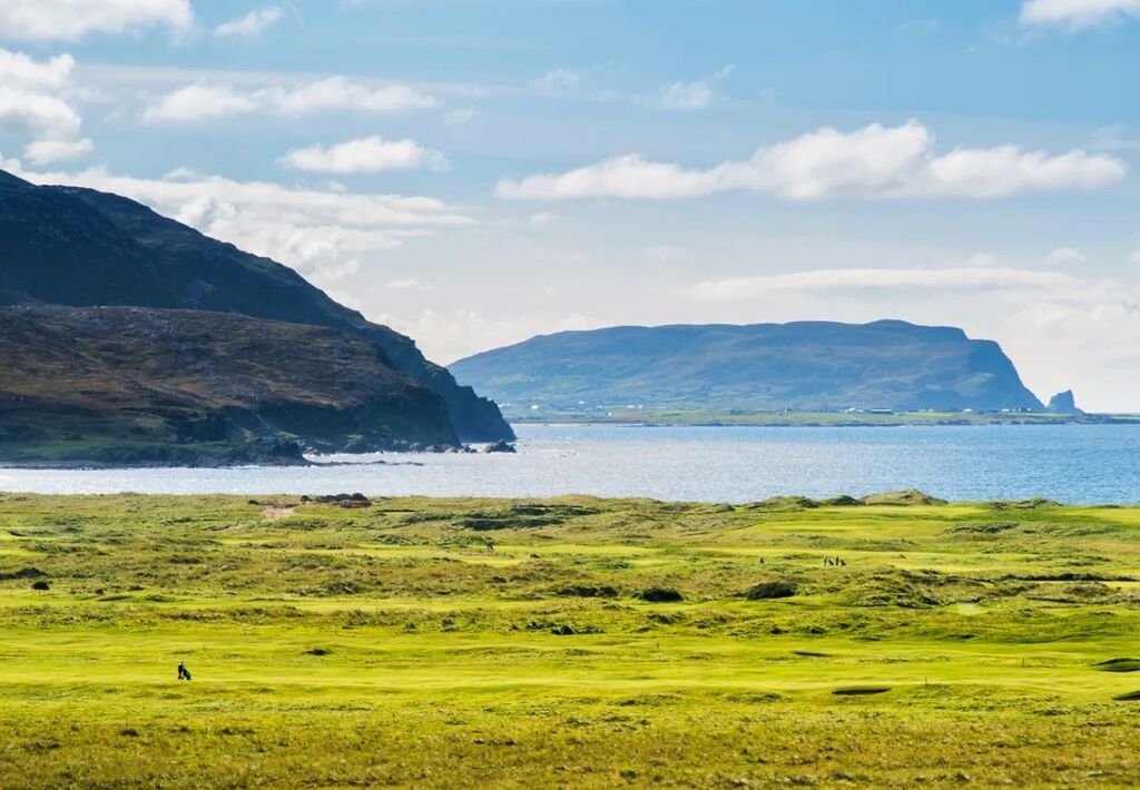 CurranGolf's tweet photo. It's safe to say the landscape around @ballyliffingc is pretty spectacular 😍😍😍. It's almost as good as the golf courses 🏌️⛳

#BallyliffinGolfClub #Ballyliffin #OldCourse #Glashedy #GlashedyRock #Inishowen #Donegal #Ulster #Ireland #NorthWest #CurranG… https://t.co/NuVMJfi7gp https://t.co/9jKgxg6VPQ