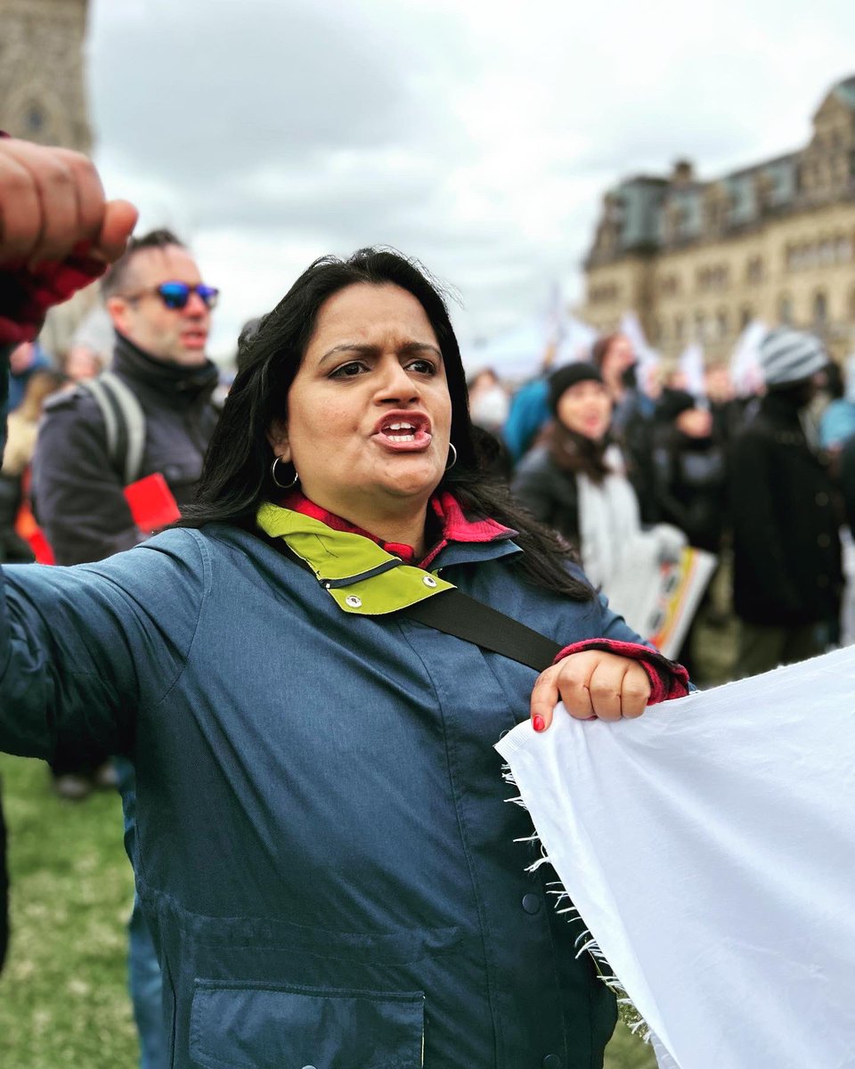 SharonDPSAC's tweet image. We’re ready for a deal. Time for the government to come to the table with a fair offer.
.
Nous sommes prêts pour un contrat juste et équitable. La balle est maintenant dans le camp du gouvernement.
#canlab #syndcan