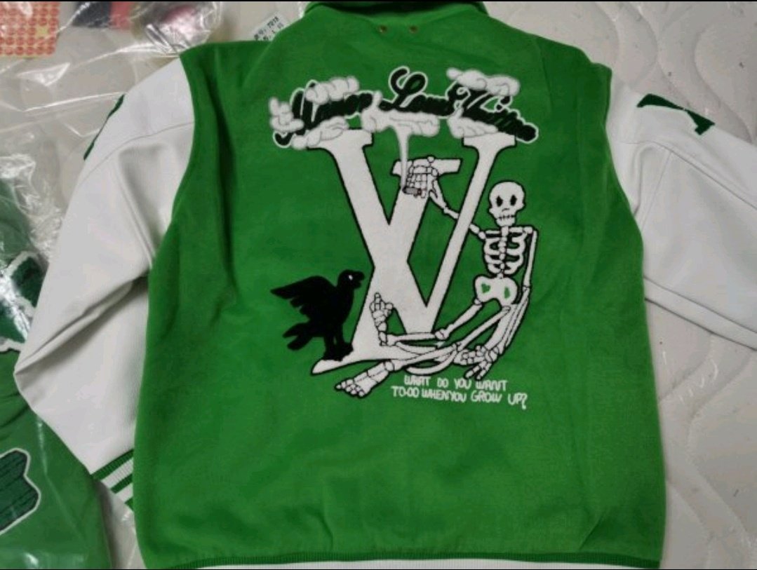 DesignerPlugZA's tweet image. Louis vuitton varsity jackets are back in Stock

Delivery takes 1-3 days nationwide for R100
Cash on delivery available in Sandton 

To make an order send a message on whatsapp 0634193871