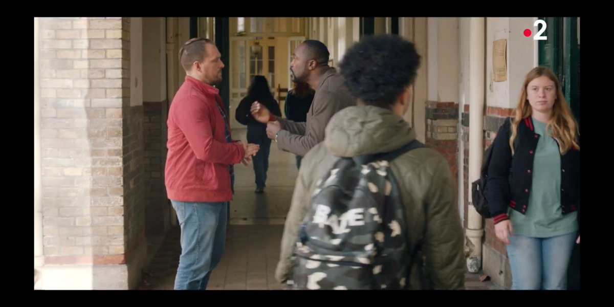 Theorie quantique face à la theorie des balls, on t'a vue mitch 🧐#LEcoleDeLaVie <a href="/MathieuPoggi/">Mathieu Poggi</a> <a href="/Slim_Berhoun/">Slim Berhoun</a>