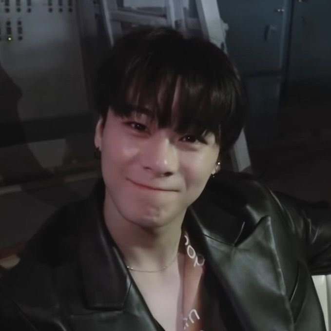 AgustDPeace's tweet photo. تی ال پر از خنده های قشنگته پسرر
پس خودت کجایی؟ها؟
Rest in peace
#MOONBIN
 Astro https://t.co/WMhxIUHBBb