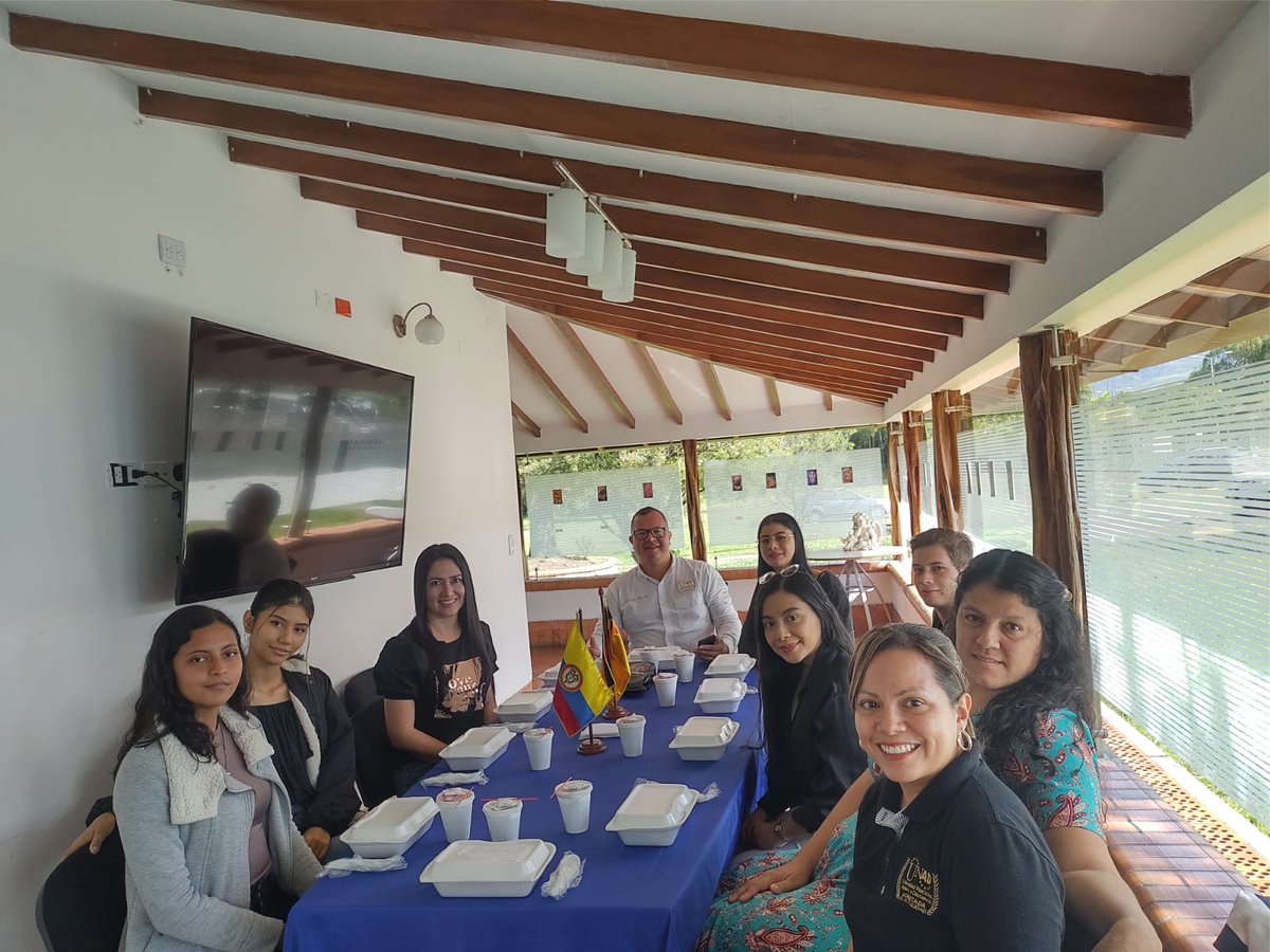 IngYulian's tweet photo. 🕊#MonitoresconVisiónUNAD 5.0🎉El Centro de Innovación y Productividad de @UniversidadUNAD, realiza desayuno de bienvenida a nuestros nuevos(as) monitores #UNADistas con visión UNAD 5.0
⚛️Somos #UNADTerritorioEjeCafetero, @UNADEjeCafetero, @JaimeLeal_🕊 https://t.co/ukHuTl1bi4