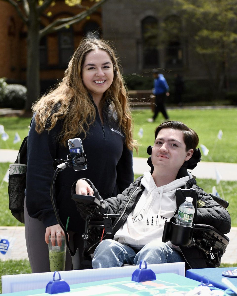 SetonHallAlumni's tweet photo. Giving Day has passed the 1000 donor mark! Our employees and students who made gifts met us on campus to receive flags of acknowledgement. Give a gift now and help us hit our next milestone! #HallForOne #OneForHall https://t.co/9oUA9HwXuO https://t.co/Axi4tmEK3g