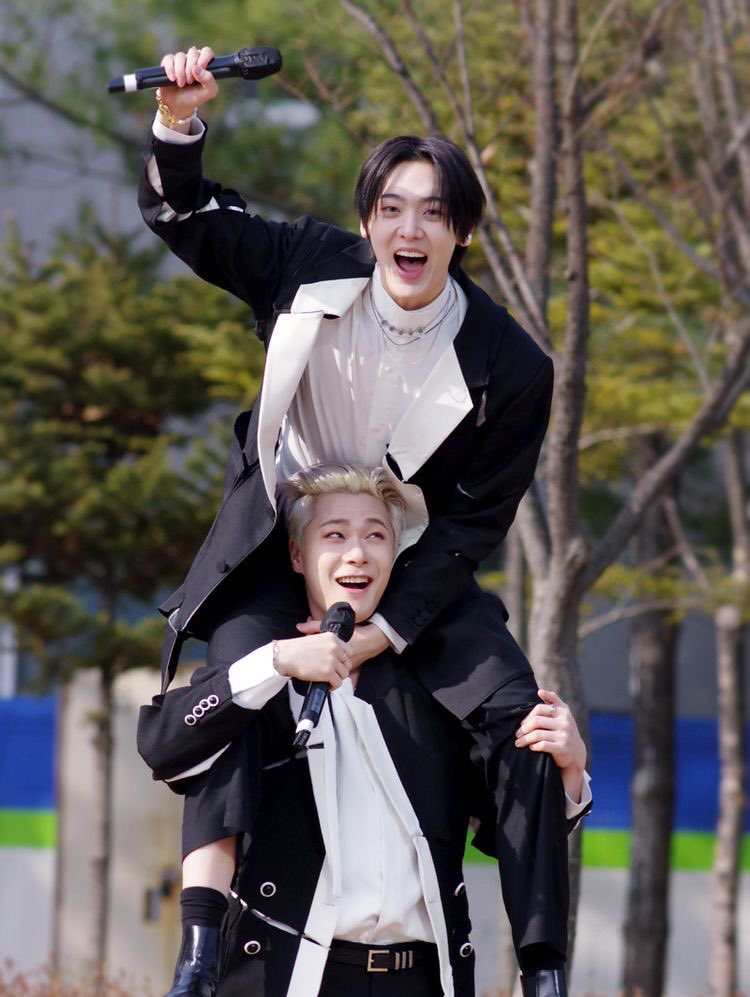 dazedastro's tweet photo. moonbin and sanha have been inseparable these past 3 years bc of their unit. i can’t imagine the pain he must be feeling right now. https://t.co/2UpsXabrpM
