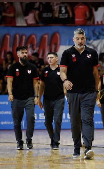 LucasVictorian8's tweet photo. #1 de la Serie Regular de la Liga Nacional de Basquet 🇦🇷

Con ustedes 2 siempre!! 
@ignaciobarsanti @fer_suarez_pf 
💪💪💪

#SiNoVasPorTodoAqueVas 

@InstitutoACC ❤️ https://t.co/NZFznRaZEm