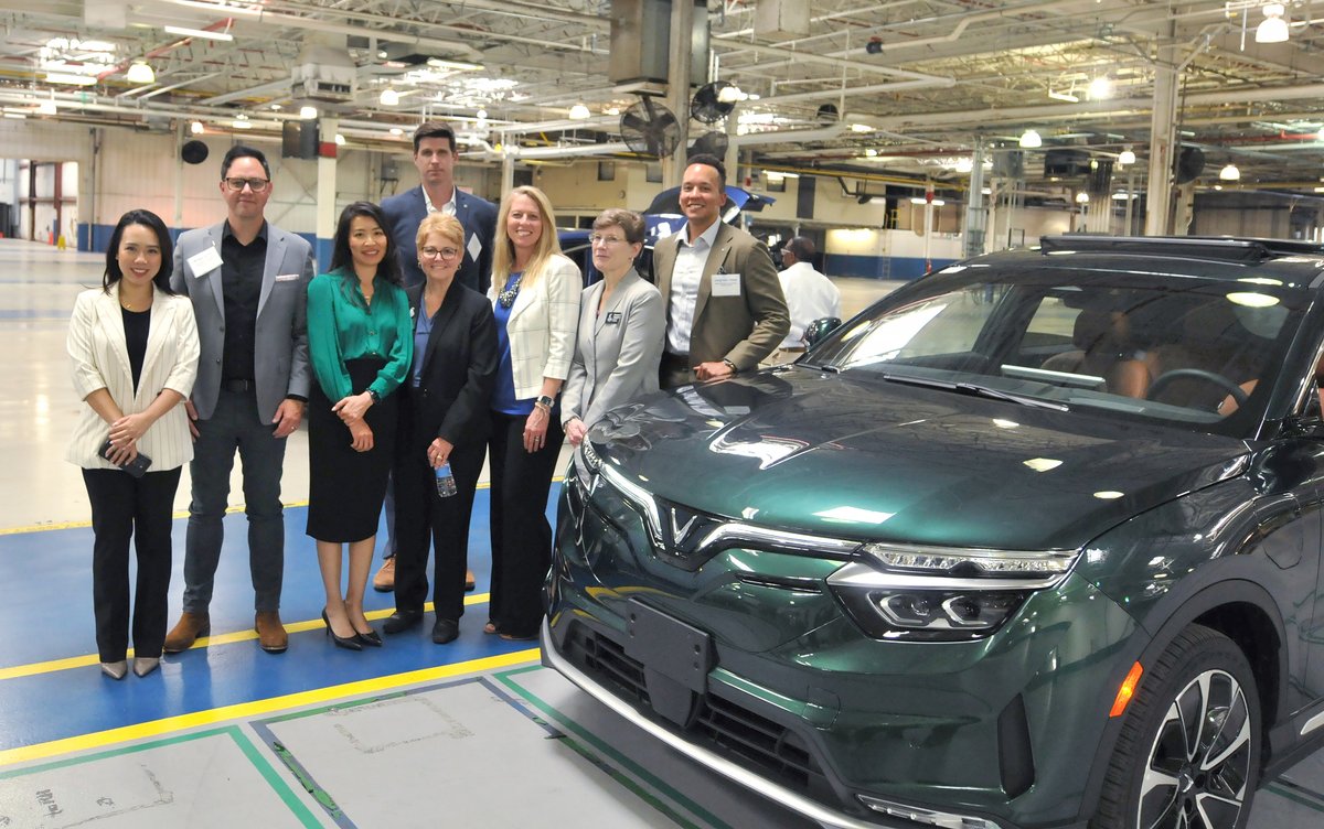 <a href="/iamcccc/">CCCC</a> hosted a special event at the E. Eugene Moore Manufacturing and Biotech Solutions Center on Wednesday, April 19.
Special guests included Arun Venkataraman, Asst. Secretary of Commerce for Global Markets; Van Anh Nguyen, CEO, VinFast N. America; and NC Gov. Roy Cooper.