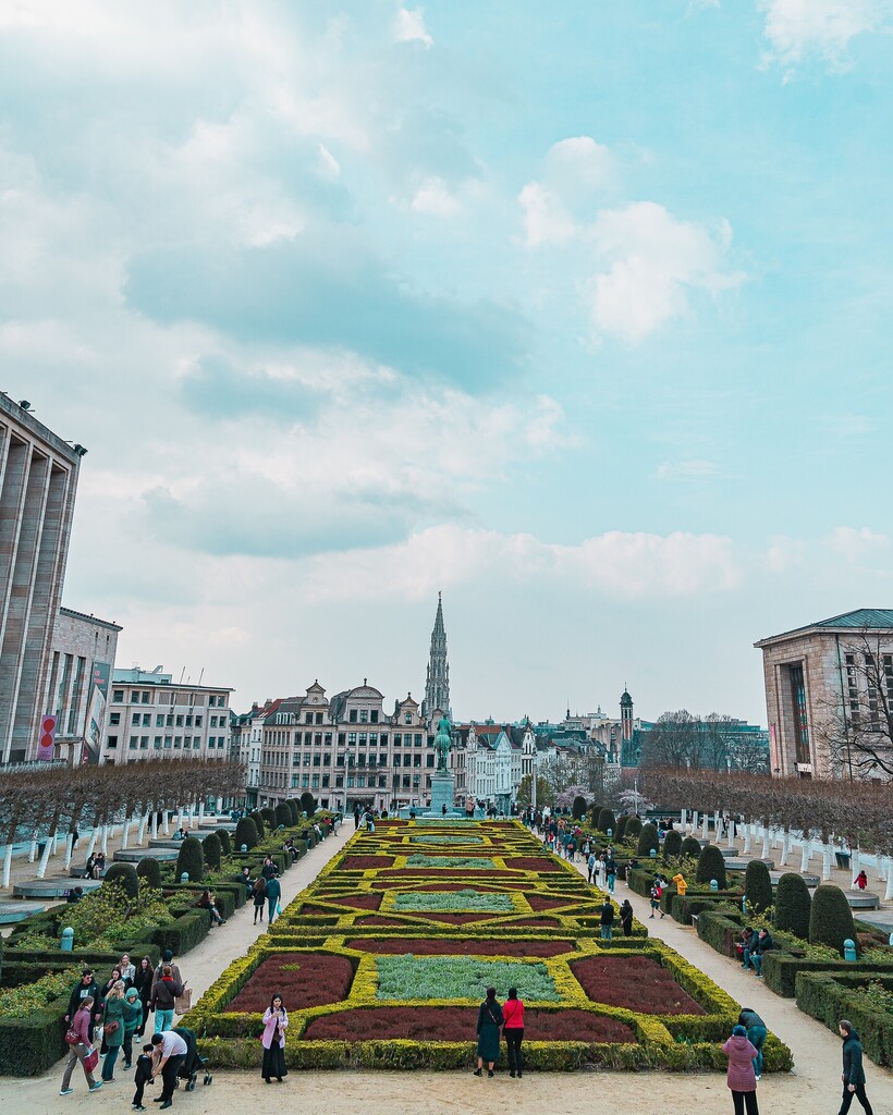 khd3527's tweet photo. ベルギー　芸術の丘　Mont des Arts, Belgium #α6500 #ファインダー越しの私の世界 #写真好きな人と繋がりたい #lightroom #raw現像 #ベルギー #montdesarts #belgium #風景 #風景写真 https://t.co/yhbFxaRuSR https://t.co/qF7duQ7Yzc