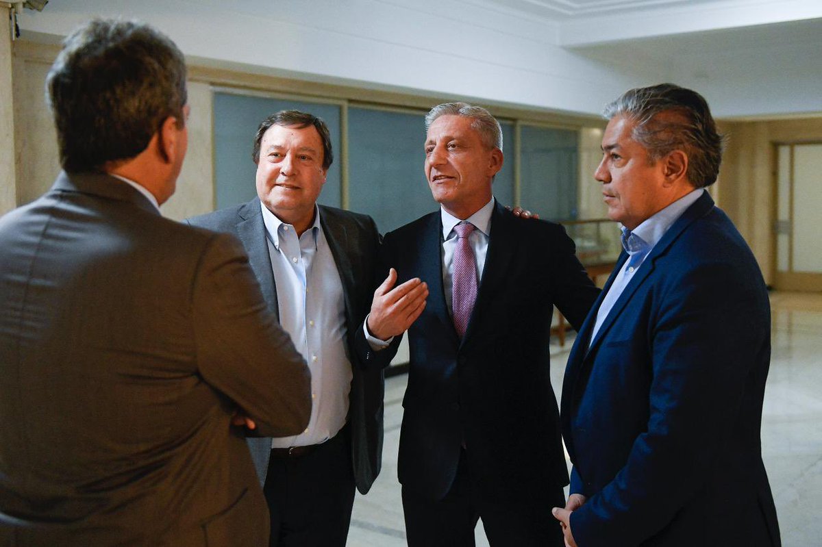 El norte de la Patagonia unido, buscando puntos de encuentro para resolver juntos las dificultades. Defendiendo los intereses de Río Negro, Neuquén y Chubut. Tirando para el mismo lado. #JuntosAca✅