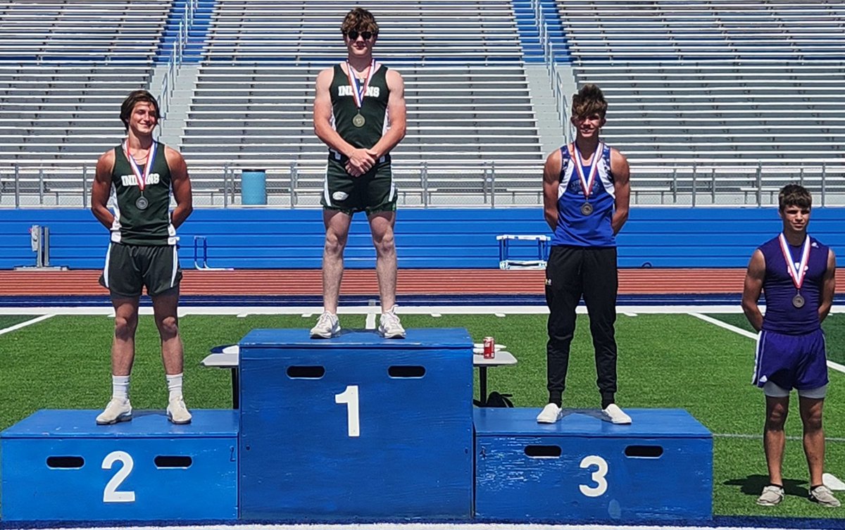 Freshman <a href="/DealmeidaReece/">reece dealmeida</a> finishes 3rd in the Pole Vault and qualifies for the Regional meet at Humble High next week.