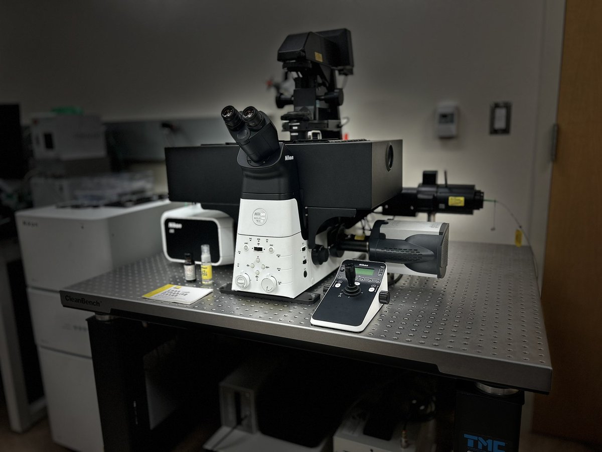 New AXR confocal and N-STORM super resolution combo installed and ready to go at the University of Houston!